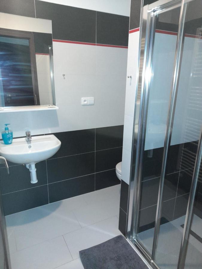Vinoteka "U Kozu" Otel Nové Město nad Metují Dış mekan fotoğraf