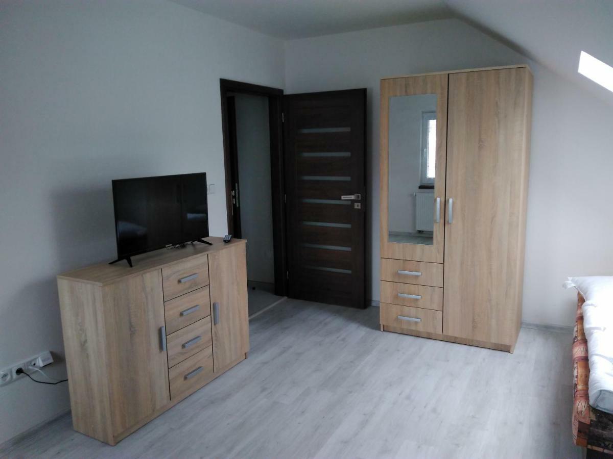 Vinoteka "U Kozu" Otel Nové Město nad Metují Dış mekan fotoğraf