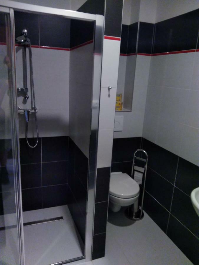 Vinoteka "U Kozu" Otel Nové Město nad Metují Dış mekan fotoğraf